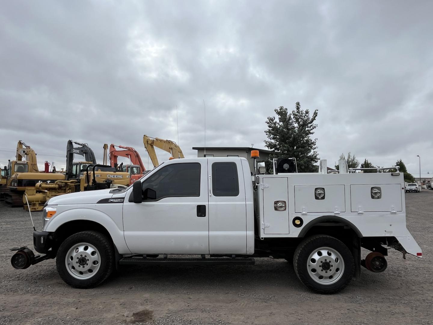 imagenes/INVOICE/2026/19194/Pick_up_high_rail_Ford_F250__17.JPG