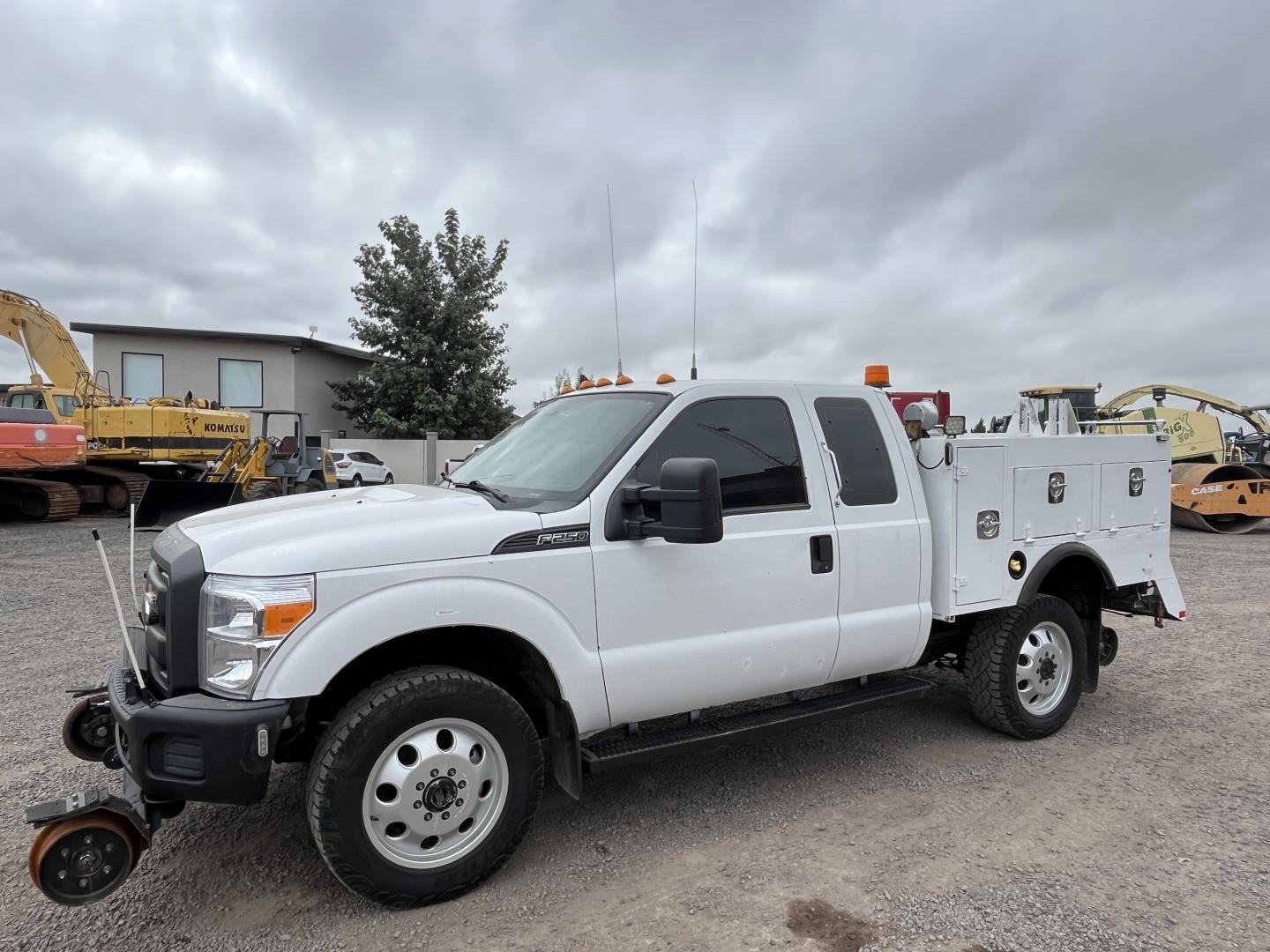 imagenes/INVOICE/2026/19194/Pick_up_high_rail_Ford_F250__18.JPG