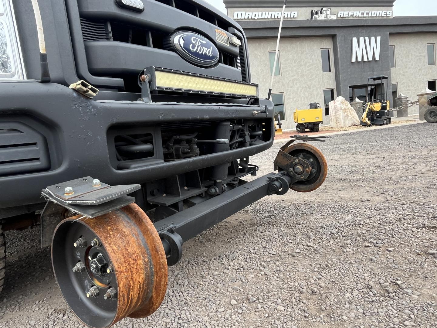 imagenes/INVOICE/2026/19194/Pick_up_high_rail_Ford_F250__21.JPG