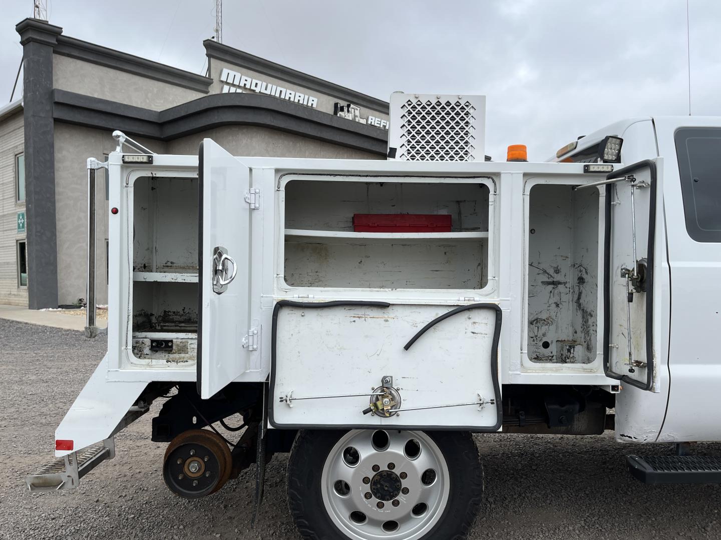 imagenes/INVOICE/2026/19194/Pick_up_high_rail_Ford_F250__36.JPG