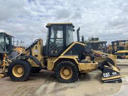 Cargador frontal Caterpilar 908