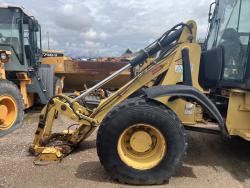 Cargador frontal Caterpilar 908