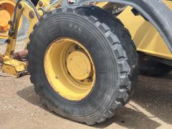 Cargador frontal Caterpilar 908