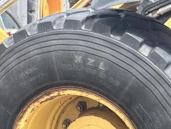 Cargador frontal Caterpilar 908