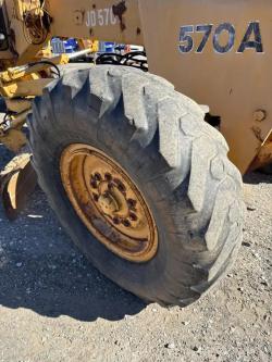 Motoconformadora John Deere 570A