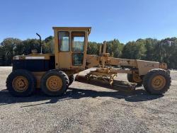 Motoconformadora John Deere 570A