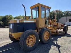 Motoconformadora John Deere 570A